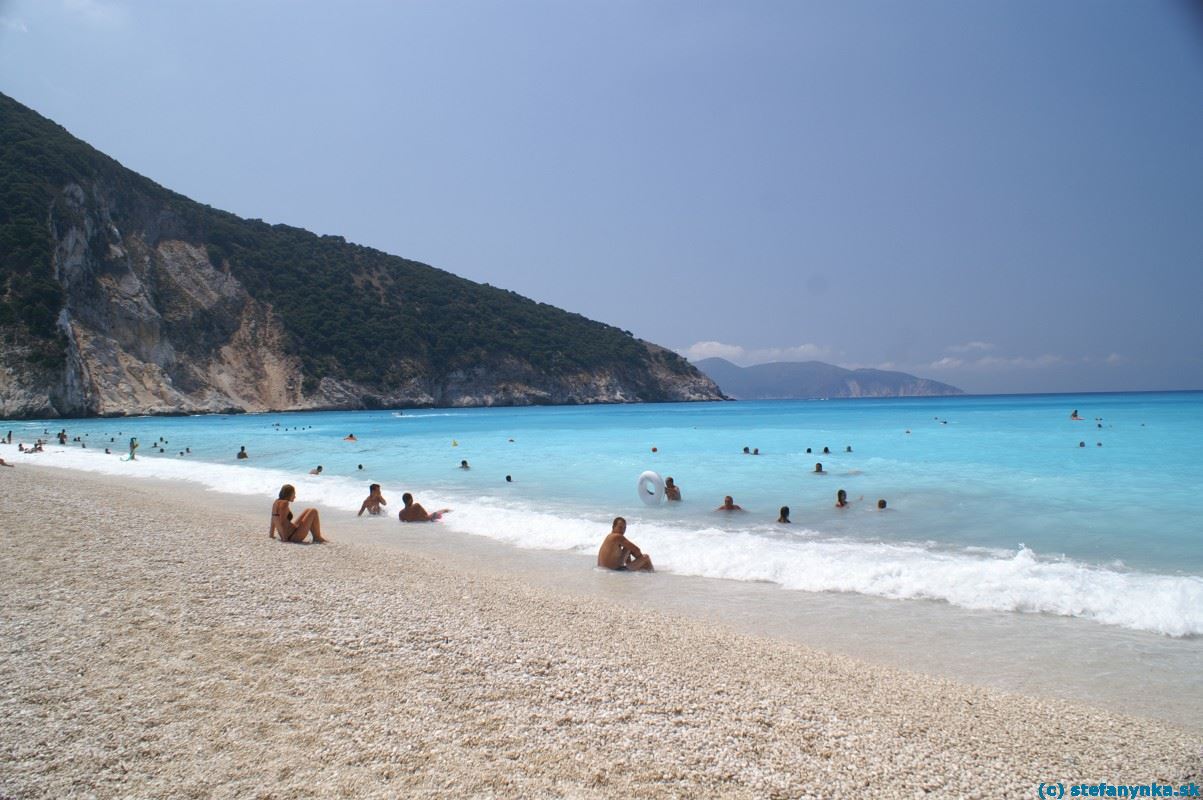 Kamienková pláž Myrtos na ostrove Kefalonia