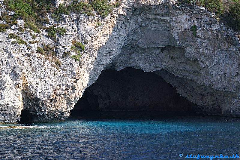 Paxos. Ďalšia jaskyňa bez ponorky