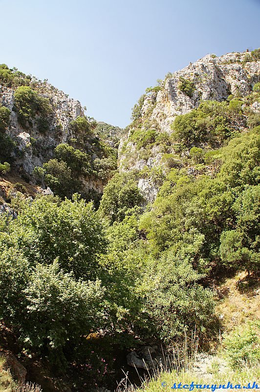 Patsos gorge (Agios Antonios), Kréta. Pohľad do rokiny z mosta