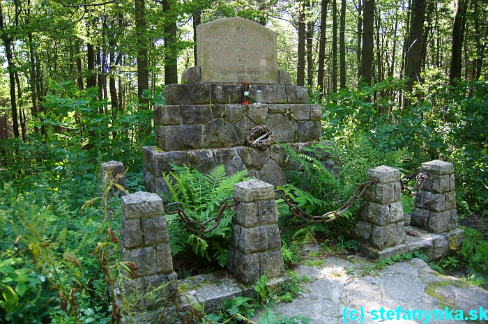Dibrovov pomník