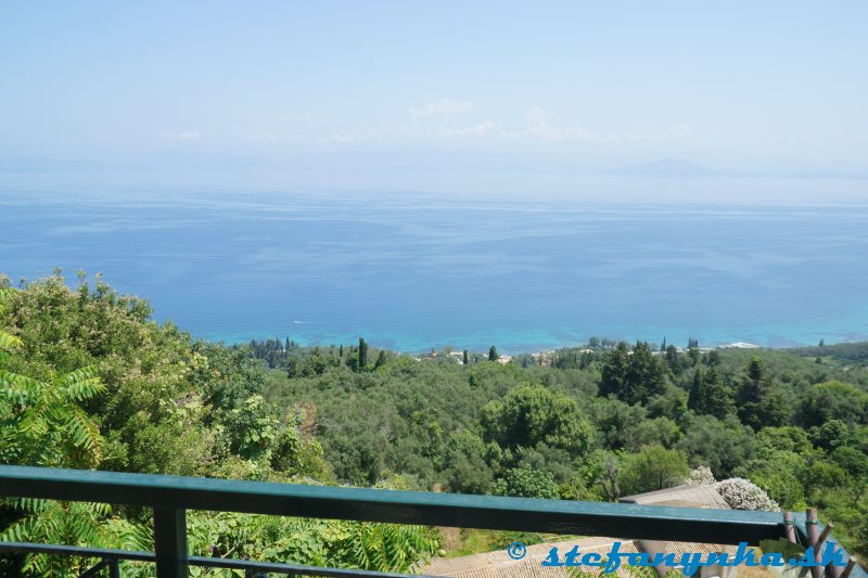 Východné pobrežie Korfu pod Chlomosom