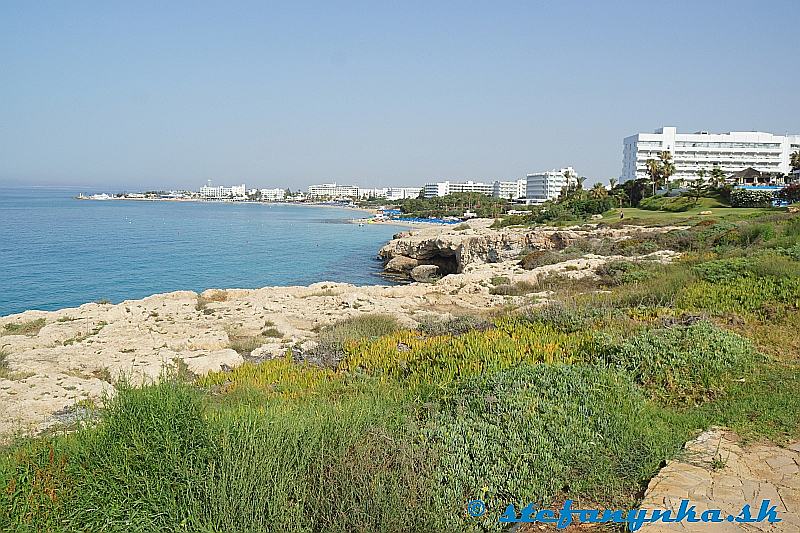 Agia Napa od Love bridge