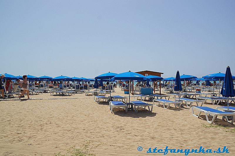 Makronissos beach