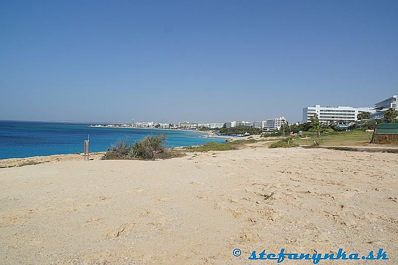 Agia Napa od Love bridge