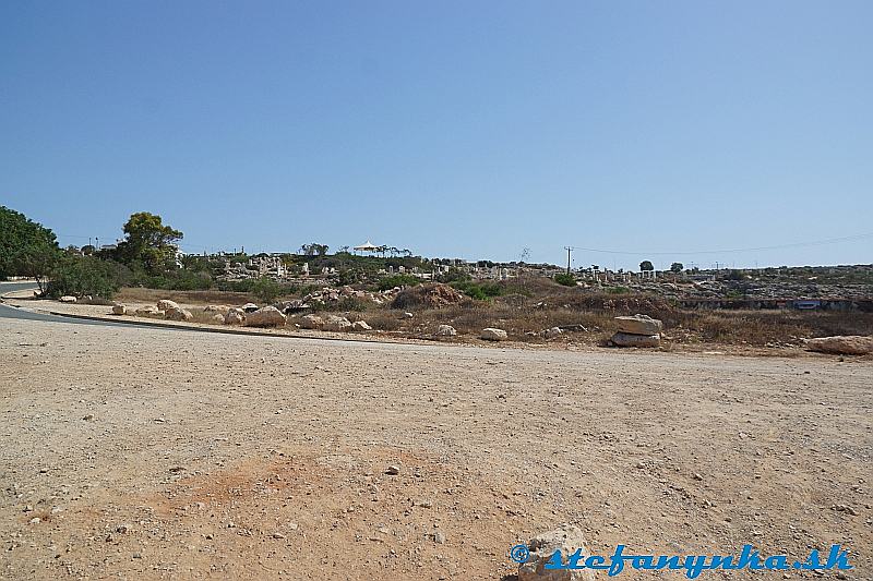 Agia Napa, Love bridge - pohľad na Sculpture park