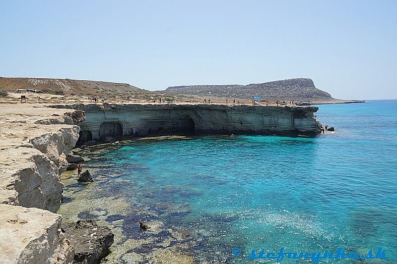 Sea caves medzi Agia Napa a Capo Greko