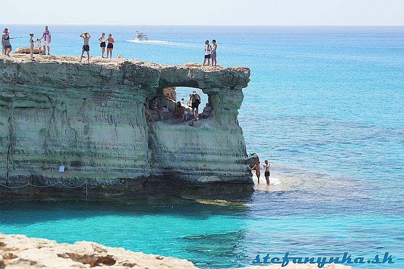 Sea caves medzi Agia Napa a Capo Greko