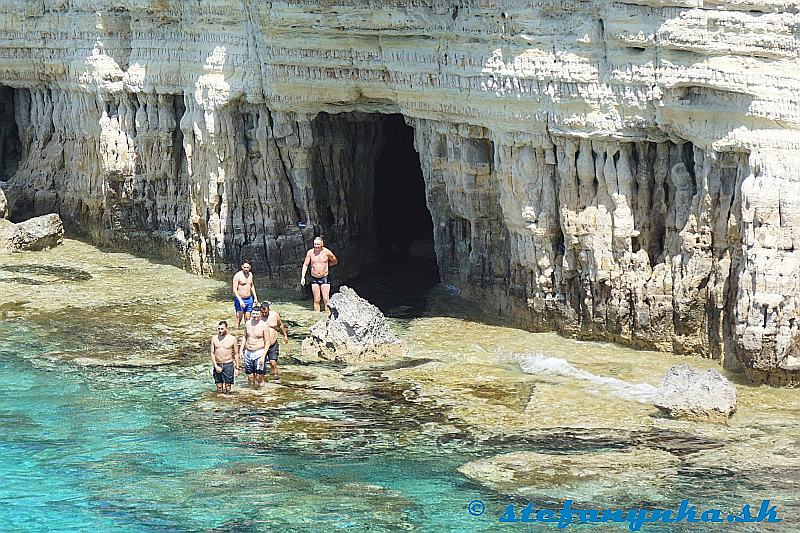 Sea caves medzi Agia Napa a Capo Greko