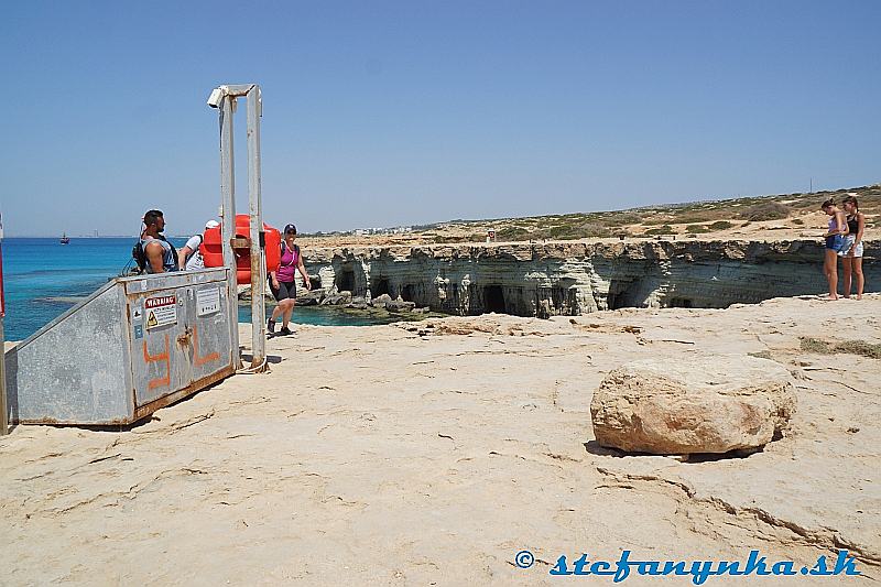 Sea caves medzi Agia Napa a Capo Greko