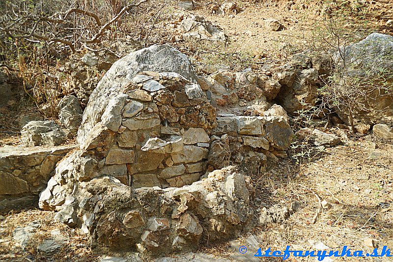 Roklina Spiliotissa (Rechtra gorge)