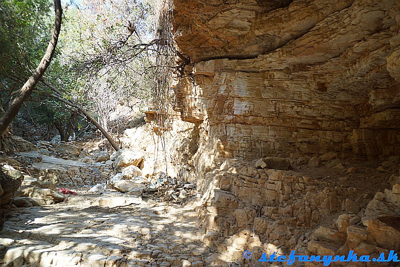 Roklina Spiliotissa (Rechtra gorge)