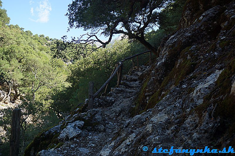 Rouvas gorge. Horná časť