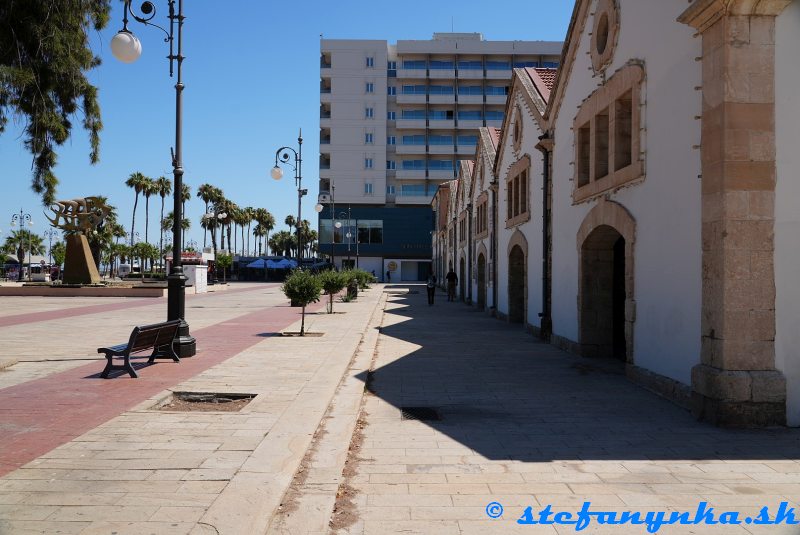 Larnaka - Námestie Európy Larnaka - Námestie Európy