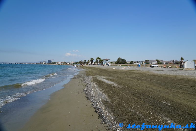 Pyla. Od Sandy Beach smerom na dedinu Voroklini Pyla. Od Sandy Beach smerom na dedinu Voroklini