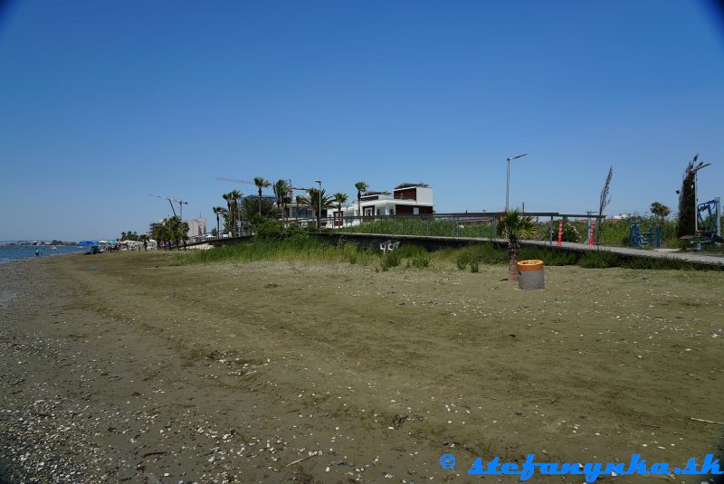 Plážová promenáda vo Voroklini (Oroklini) Plážová promenáda vo Voroklini (Oroklini)