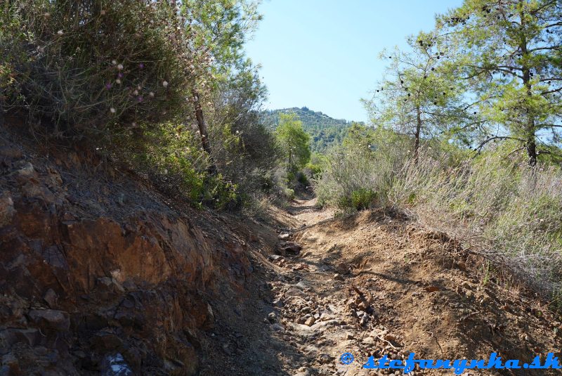 Na E4 medzi Agios Varvara a Stavrovouni Na E4 medzi Agios Varvara a Stavrovouni
