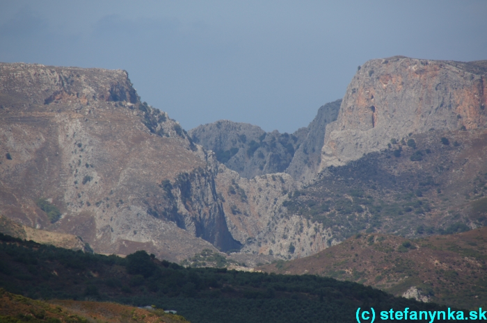 Agios Antonios gorge, Kréta, Stefanynka, Pohľad od vodnej nádrže na sever smerom na Rethymno