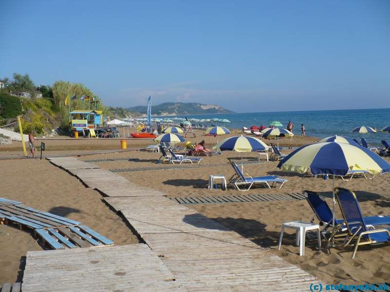 Korfu. Stredisko Agios Georgios south - južná pláž