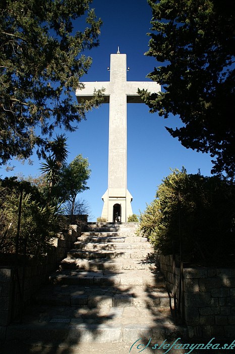 Vyhliadkový kríž na kopci Ialysos na Rodose