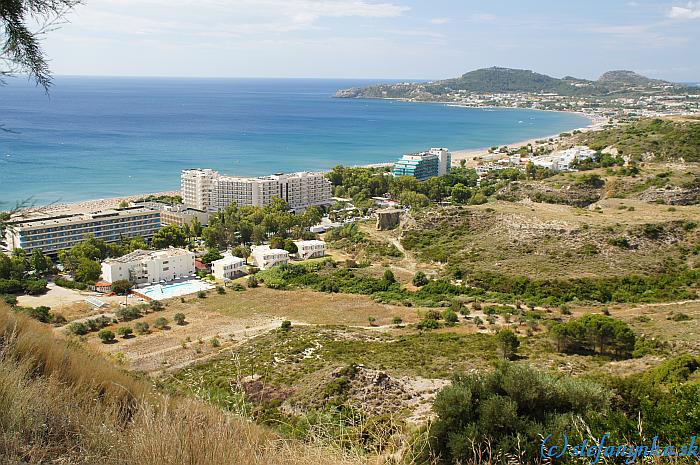 Agia Sofia, Faliraki. Pohľad na hotel Pegasos Beach, Faliraki a Profitis Ilias.