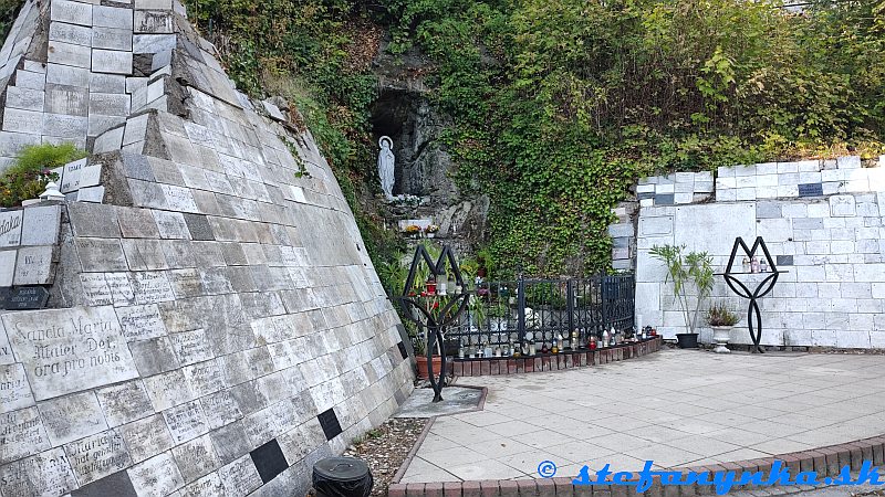 Lurdská jaskyňa Gabriely Szápáryovej, Bratislava