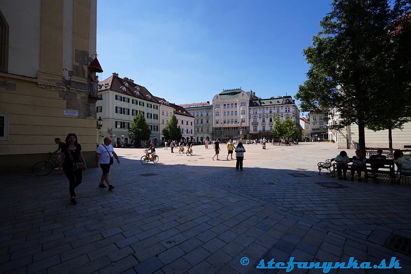 >Bratislava. Hlavné námestie