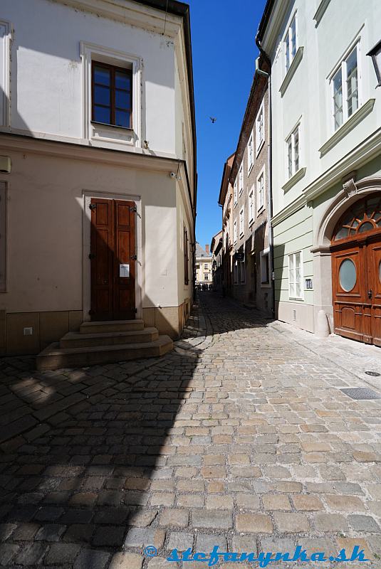 Bratislava. Od Františkánov pod Michalskú vežu