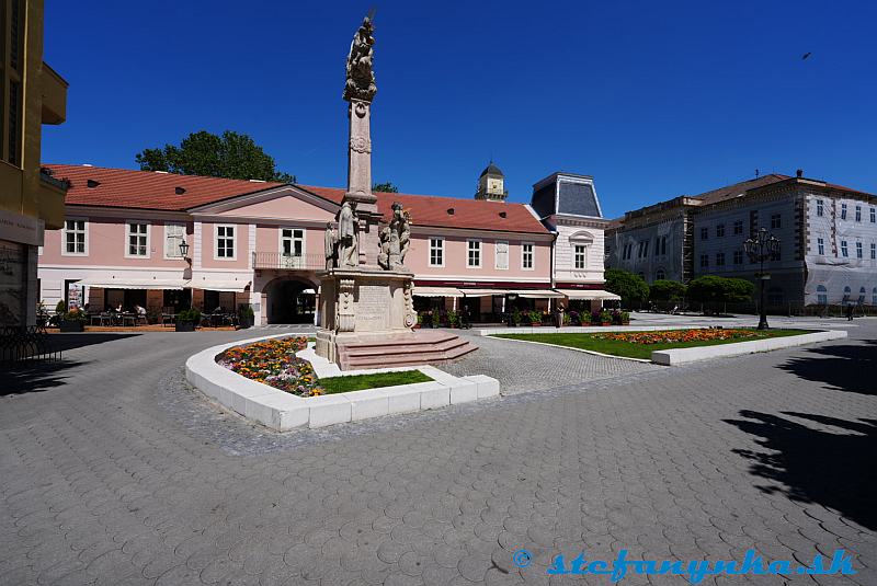 Komárno - Trojičný stĺp