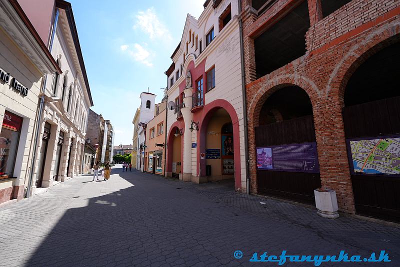 Komárno. Nám gen. Klapku