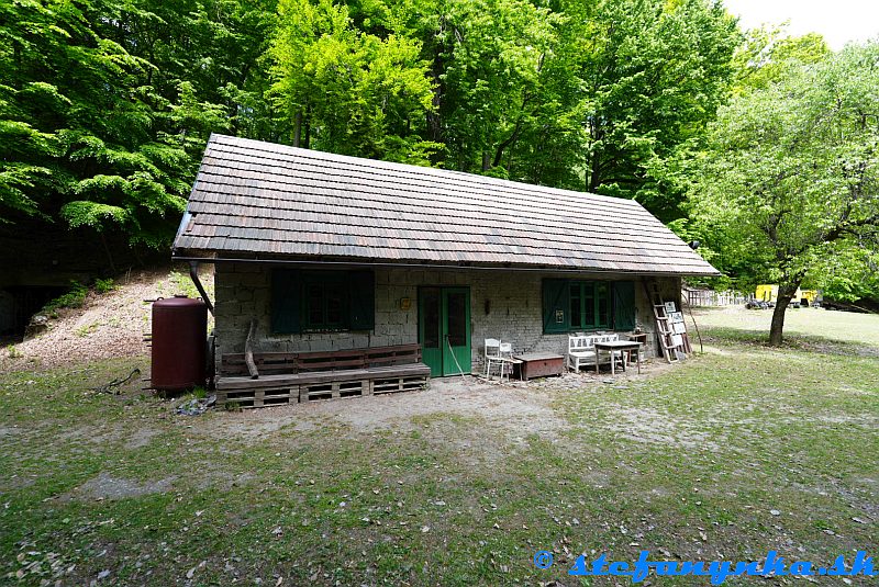Pezinok. pri antimónovej štôlni