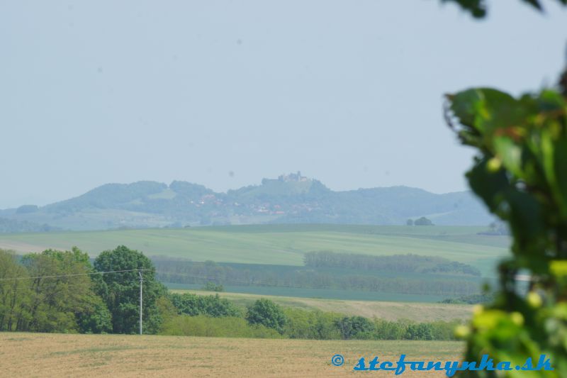 Výhľad na hrad Branč od Miléniového kríža