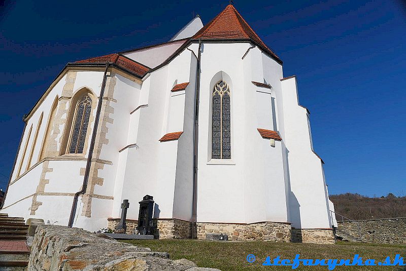 Svätý Jur - kostol sv. Juraja Svätý Jur - kostol sv. Juraja